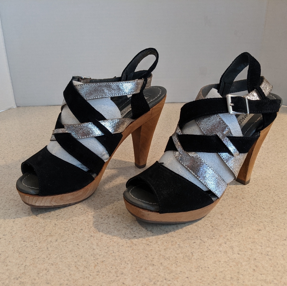Steve Madden size 10 open-toed 5-in buckle pumps